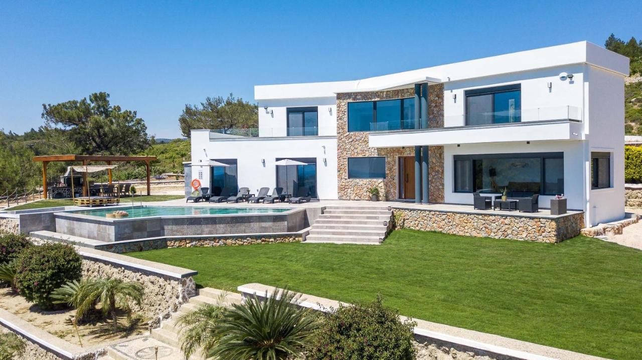 Villa Indira Kalithies Exteriör bild